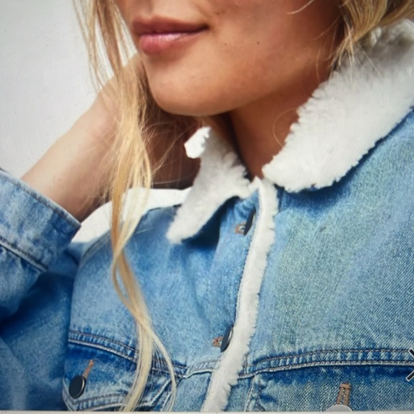 NWT ASOS oversized Denim jacket with shearling - Picture 4 of 8